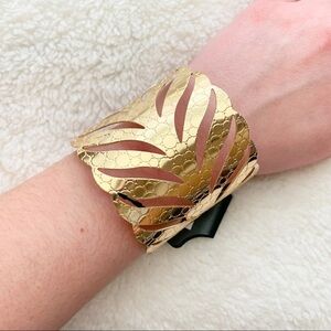 Gold cuff bracelet✨